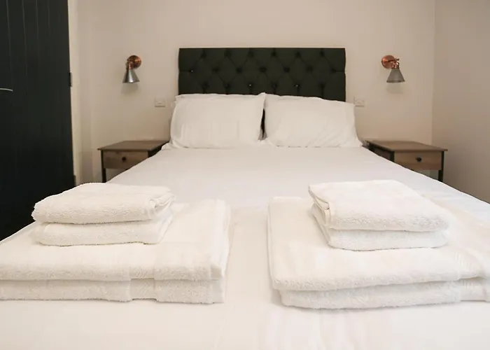 Superior One-Bedroom Apartment